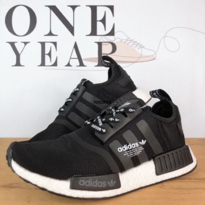【正品】ONE YEAR_ Adidas NMD R1 Logo BOOST 黑 黑白 文字帶 慢跑 男女 F99711潮鞋