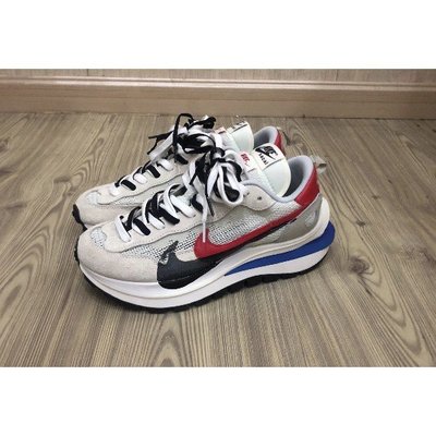 【正品】聯名 Sacai x 耐克Nike VaporWaffle 白紅藍  運動 步 雙鉤 CV1363-100 米白慢跑鞋