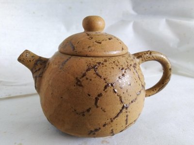 丁香之家--台灣鶯歌手拉胚30年前茶壺陶風作