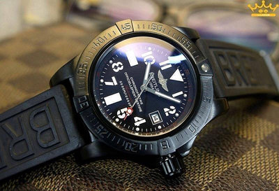 二手全新Breitling 百年靈手錶男士黑鳥偵察機超級海洋復仇者黃狼腕錶尺寸：直徑45mm厚11mm