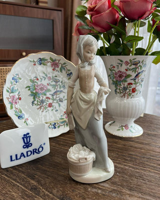 西班牙雅致 lladro 洗衣少女 Nao系列 - 古董 古玩 收藏