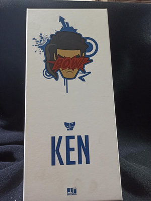 j.t studio 肯KEN  1/6 限量出產 編號86/399 可動人偶，無缺照片實拍，眼燈收盒前正常當不亮賣。（ 主臥右鐵架）