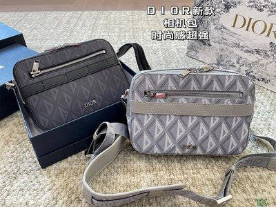 【二手包包】迪奧DIOR 新款相機包方方正正時尚感超強的盒子包上身酷酷的感覺男女皆可的款式任何搭都可輕松駕 NO131283