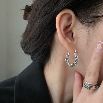 日韓獨特設計耳環女ins小眾輕奢925純銀圈圈氣質耳扣女高級感耳飾耳墜