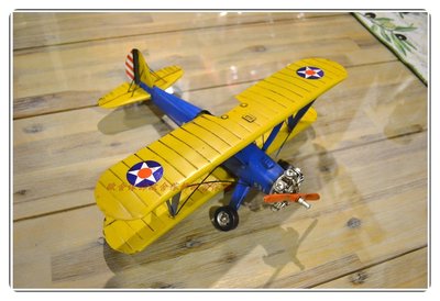黃藍色復古飛機 1941年老式 復古鐵皮模型擺飾收藏 另有偉士牌蒸汽火車重機ET8 送禮生日入厝【【歐舍家飾】】