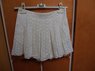EF-DE 白色甜美緹花短褲裙