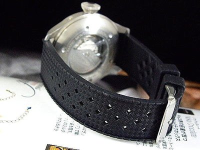 高質感20mm各色矽膠錶帶不鏽鋼錶扣透氣洞洞carbon紋路替代oris  seiko