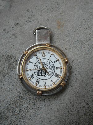 海軍德陽軍艦成軍19周年紀念錶--品如圖--已損壞請自行整理---收藏用途--陽字號