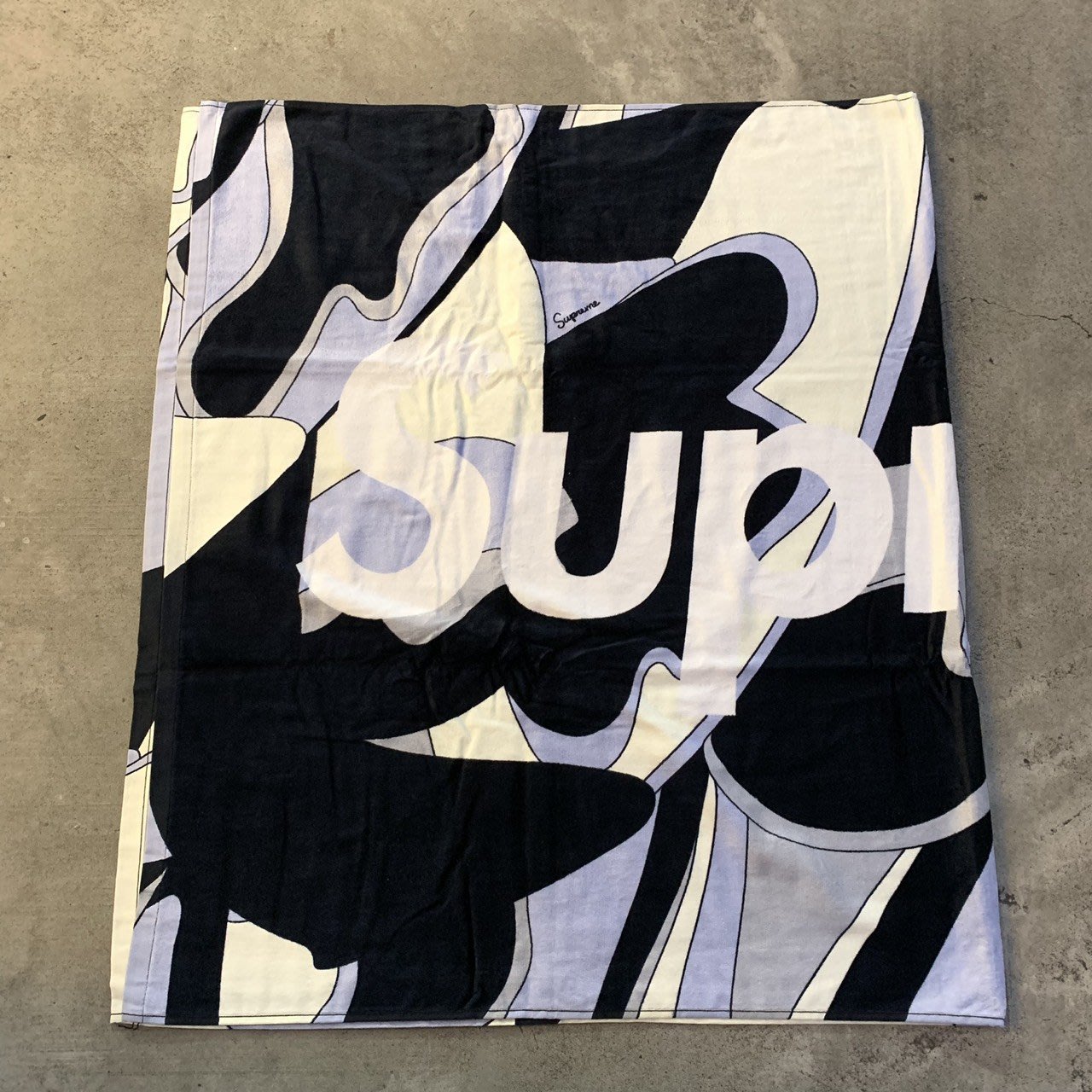 ☆LimeLight☆ Supreme Abstract Beach Towel 紅/黑/黃浴巾海灘巾