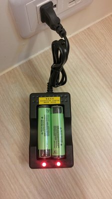 「自己有用才推薦」18650 電池 充電器 電池盒 雙槽 智能正反充 頭燈 手電筒