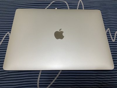 2017年台灣公司貨 Apple MacBook Pro Retina 13吋 i5 8G 256G 銀色（外觀近全新）