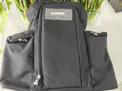 MYPROTEIN 保冷袋 專業健身餐運動背包（8 餐容量）