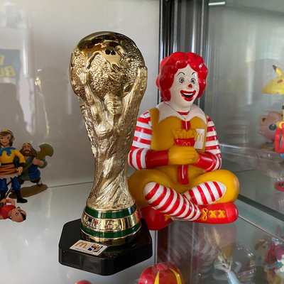 麥當勞正版2010年FIFA大力神杯 擺件 人偶公仔