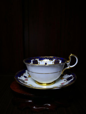 安姿麗，手繪鈷藍花卉咖啡杯，英產古董級，
