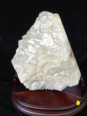 ~shalin-crystal~巴西鱷魚骨幹水晶~2.29公斤~完整度高~除穢聚氣~化煞聚財~低價起標!