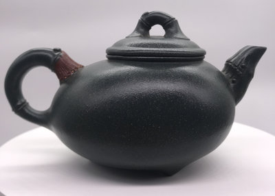 1980年葫蘆竹觀音竹茶壺(作者:林良陶藝)(容沙綠泥)