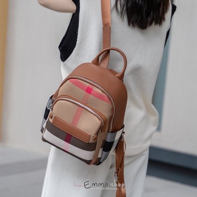 EmmaShop艾購物-韓國同步上新-經典英倫風格紋配真皮雙肩後背包