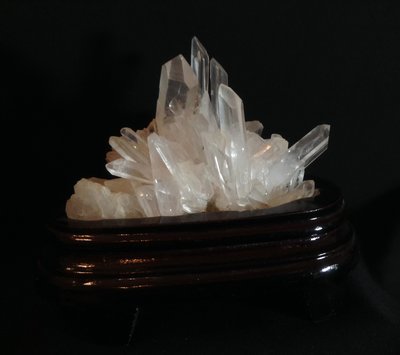 天然白水晶簇 /骨幹水晶 重量：560g