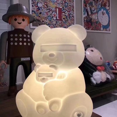 全新日本限定MEDICOM TOY X UNDERCOVER BEAR FLOOR LAMP 熊燈可與賣場