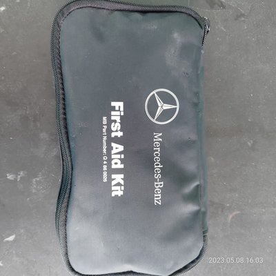 賓士Mercedes Benz原廠隨車附贈急救包料號Q4860026 First Aid Kit