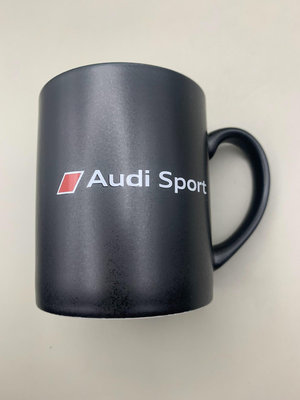 日本 Audi Sport 馬克杯.整個啞光杯底RS太帥了.