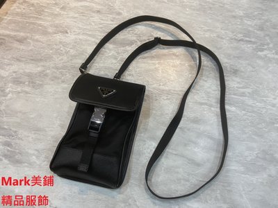 【Mark美鋪】PRADA 2ZH109 爆款 三角 鐵牌 手機包 斜背 腰包