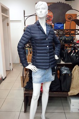 JANET 全新真品~~ MONCLER 藍色 OPALE 西裝式薄羽絨外套