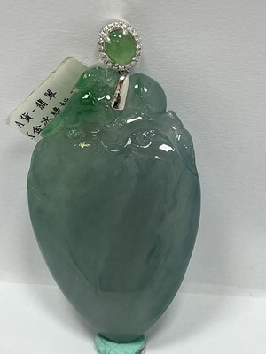 (板信當舖流當品) A貨 玻璃種 天然翡翠  冰綠桃子玉墬 中國寶石證書 PF113