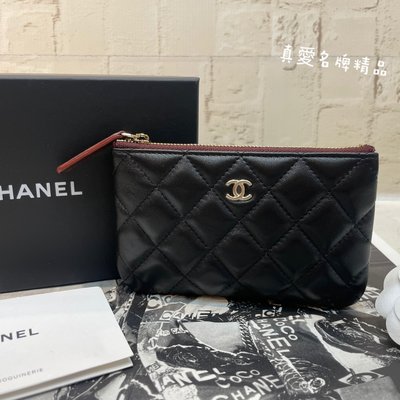 真愛名牌精品》CHANEL A82365 黑色羊皮金C 一字拉零錢包萬用包*全新*代購* | Yahoo奇摩拍賣