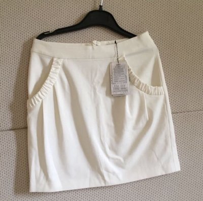 全新 日系品牌INED 白色短裙