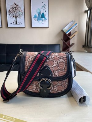 雅格精品代購 COACH 6972 新款 Beat Saddle馬鞍包 百搭款 側背包 斜背包 美國代購