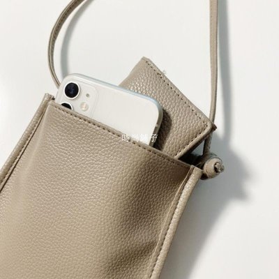 熱銷 軟皮感 輕鬆拿取 ????日本人氣品附錄 VASIC 奶茶色斜背包 手機袋 斜挎包 隨身背錢包 卡包  (VBS3