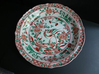菊吉大型盤，狀態完好，白底紅、綠花鳥繪，擺飾、宴席盛盤華麗、大氣