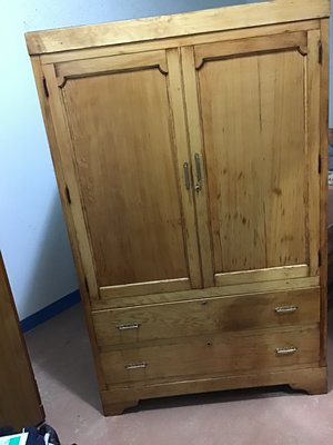 檜木衣櫃， 古董使用、流傳百年，面寬：107cm 高168cm 深度：50cm