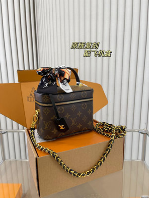 【二手包包】小箱子化妝包  超級洋氣 LV 小箱子 Louis Vuitton路易威登 nice bb復古化NO207898