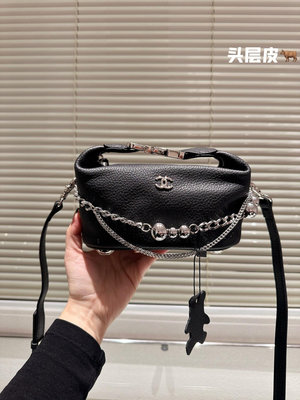 【二手包包】頭層牛皮 Chanel  飯盒包黑色系的搭很適這季節 復古氛圍感瞬間拉滿 尺寸18 10cm NO211035