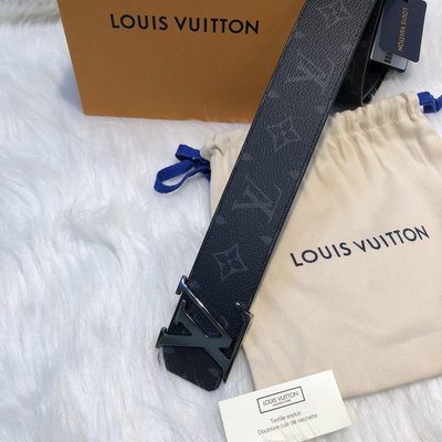 ♚KK SHOP♚ Louis Vuitton LV INITIALES 40毫米雙面皮帶 M9043
