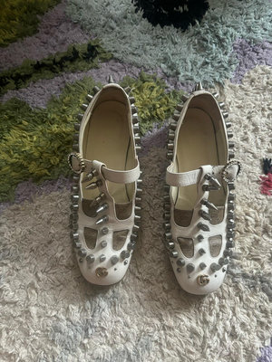 gucci古馳重工鉚釘白色logo皮鞋瑪麗珍鞋女鞋，整體成色
