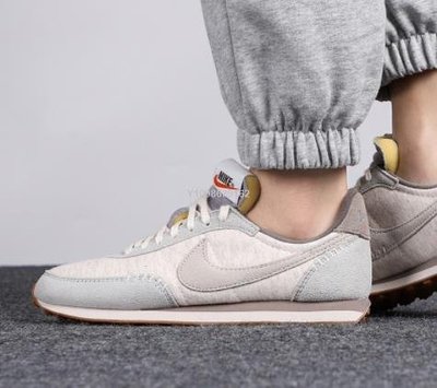 【代購】Nike Waffle Trainer 2 燕麥色 灰白 休閒運動慢跑鞋DO2345-120女鞋