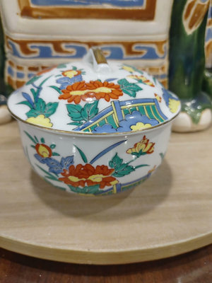 日本回流哲山底款蓋罐可做茶葉罐輕微拖金膠脂釉手繪