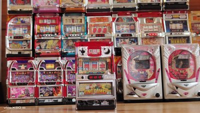柯先生日本館2003絕版BANDAI大人魂盒玩小SLOT電玩機台駱駝王四號機拉霸機台框體可手做鑰匙圈擺飾食玩扭蛋寫真拍照