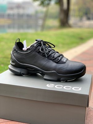 ECCO愛步健步男鞋  低幫跑步透氣休閒鞋 黑色39-44