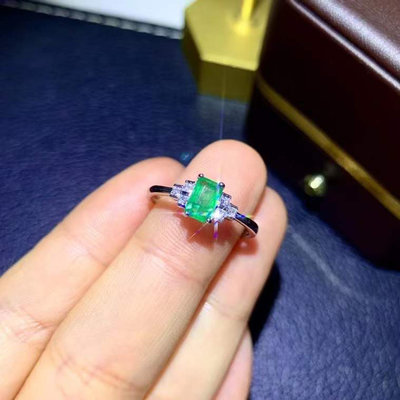 【祖母綠戒指】天然哥倫比亞祖母綠戒指 療癒正綠 晶體透亮 火彩迷人