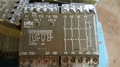 [多元化清倉品]德製Pilz PNOZ 1 3S/1O 24DC 繼電器