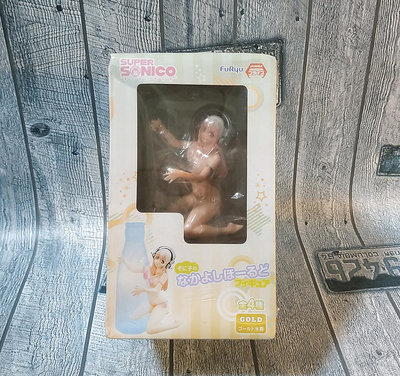 玩具公仔一盒。－SUPER SONICO 超級索尼子－抱瓶－景品－PVC人偶－泳裝