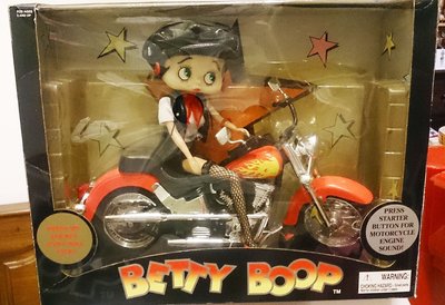 Betty Boop / 貝蒂娃娃 日本進口 大型公仔 : 收藏 貝蒂 卡通 懷舊 裝飾 公仔 玩偶 機車 大型 日本