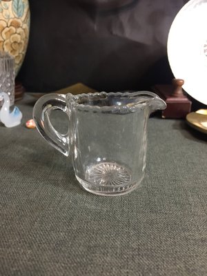  白明月藝術／古物雜貨店 歐洲早期玻璃小量杯 vintage