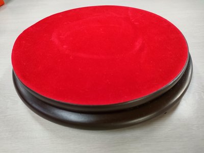 聚寶盆紅絨布直徑26.5公分圓型轉盤