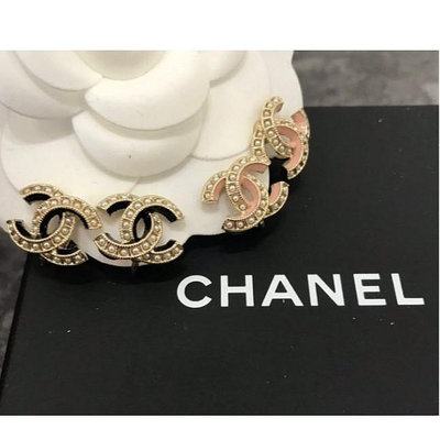 Chanel香奈兒 黑/粉色珍珠夾式耳環 新