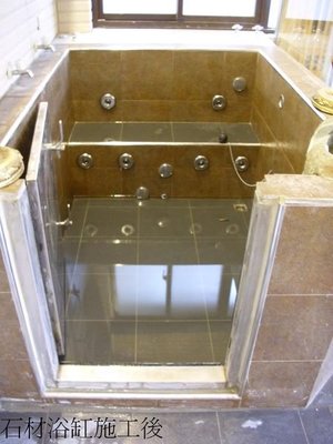優質精品衛浴(固定式浴缸特殊乾式工法) 石材浴缸 雙系統按摩浴缸牛奶機 白鐵噴頭組 (含白鐵管路) 白鐵防水活動門
